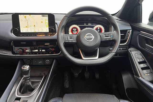 Nissan QASHQAI 1.3 DiG-T MH Tekna 5dr