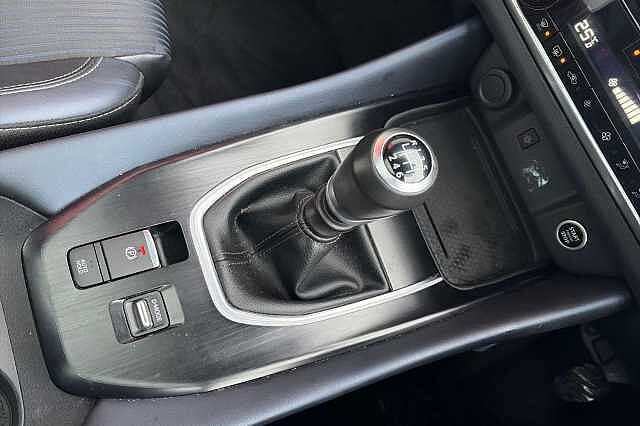 Nissan QASHQAI 1.3 DiG-T MH Tekna 5dr