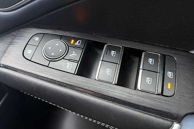 Nissan QASHQAI 1.3 DiG-T MH Tekna 5dr