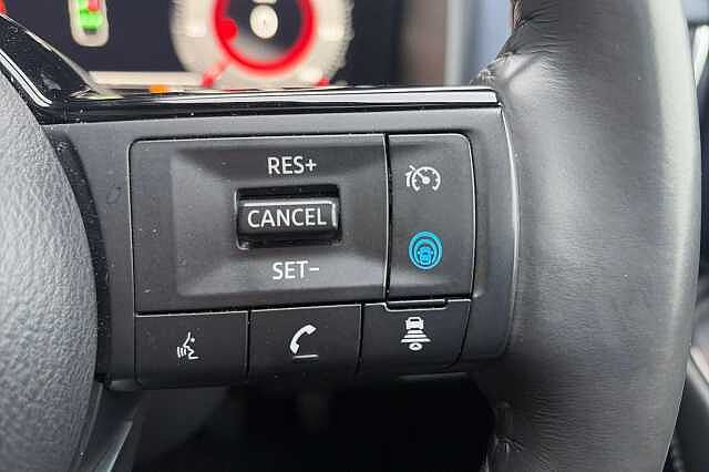 Nissan QASHQAI 1.3 DiG-T MH Tekna 5dr