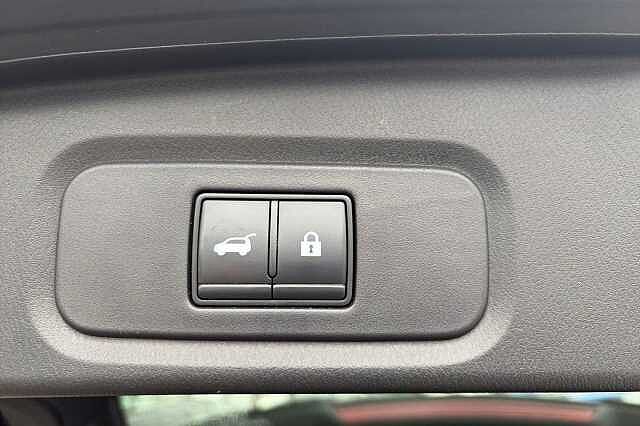 Nissan QASHQAI 1.3 DiG-T MH Tekna 5dr