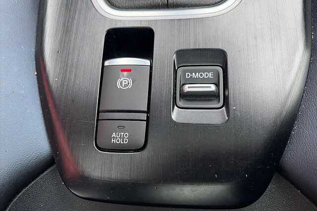 Nissan QASHQAI 1.3 DiG-T MH Tekna 5dr