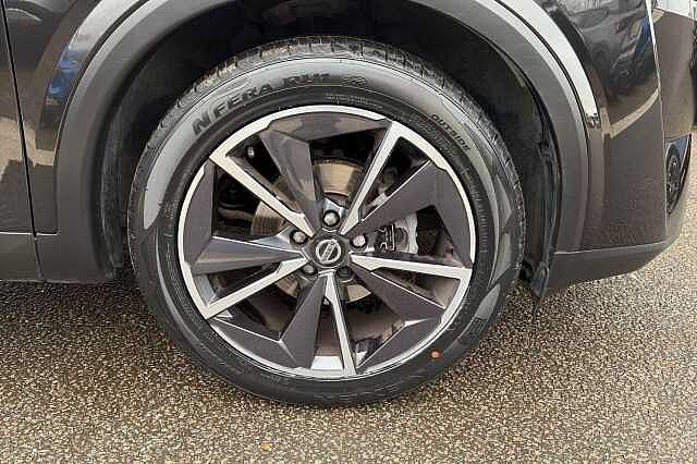Nissan QASHQAI 1.3 DiG-T MH Tekna 5dr