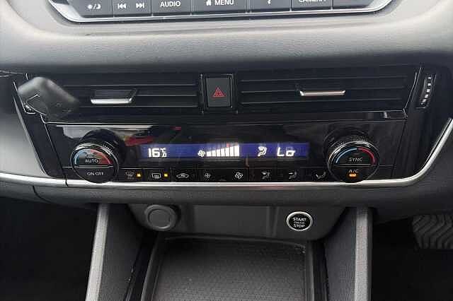 Nissan QASHQAI 1.3 DiG-T MH 158 Acenta Premium 5dr Xtronic