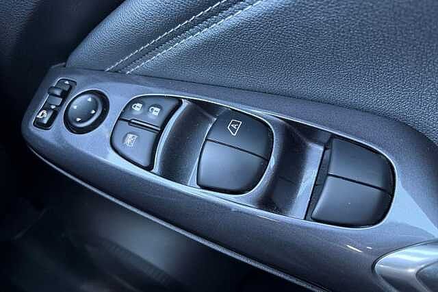 Nissan JUKE 1.0 DiG-T 114 N-Connecta 5dr