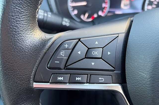 Nissan JUKE 1.0 DiG-T 114 N-Connecta 5dr