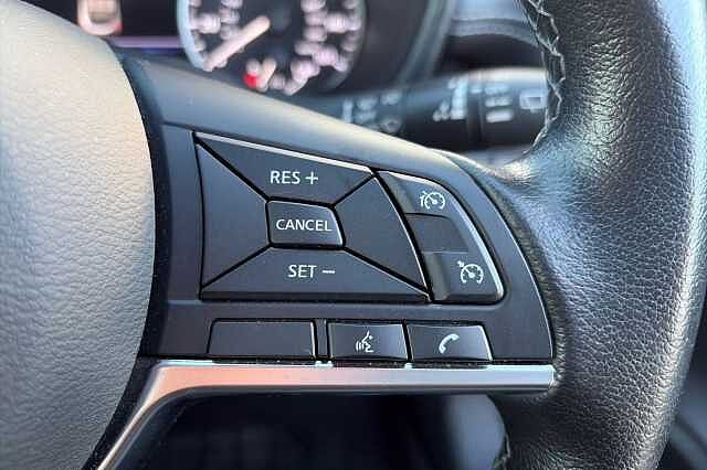 Nissan JUKE 1.0 DiG-T 114 N-Connecta 5dr