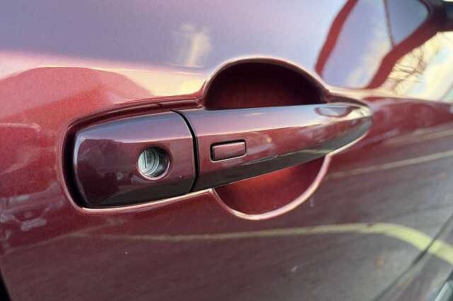 Nissan JUKE 1.0 DiG-T 114 N-Connecta 5dr