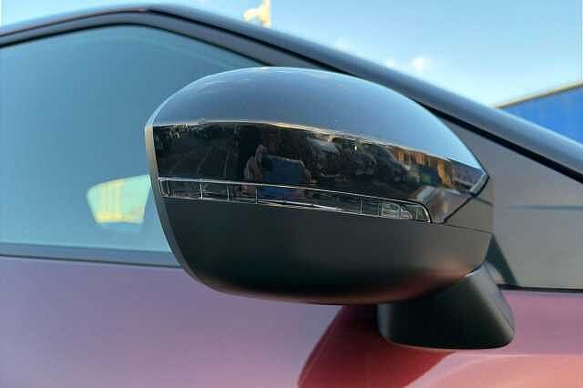 Nissan JUKE 1.0 DiG-T 114 N-Connecta 5dr