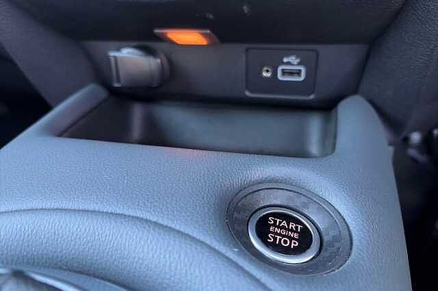 Nissan JUKE 1.0 DiG-T 114 N-Connecta 5dr