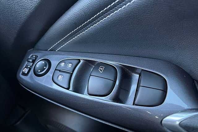 Nissan JUKE 1.0 DiG-T 114 N-Connecta 5dr DCT