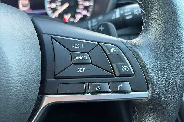 Nissan JUKE 1.0 DiG-T 114 N-Connecta 5dr DCT