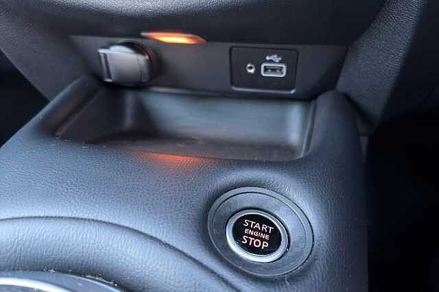 Nissan JUKE 1.0 DiG-T 114 N-Connecta 5dr DCT