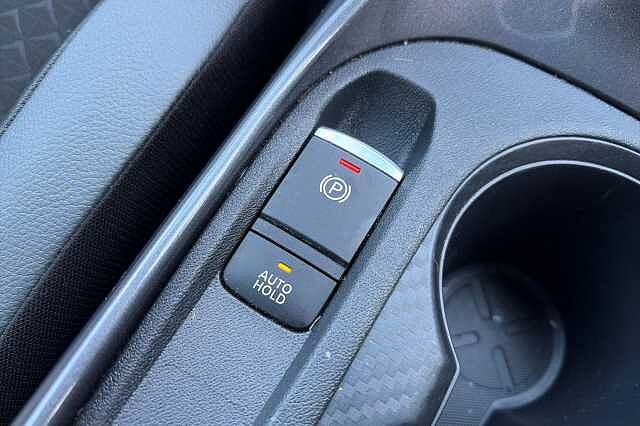 Nissan JUKE 1.0 DiG-T 114 N-Connecta 5dr DCT