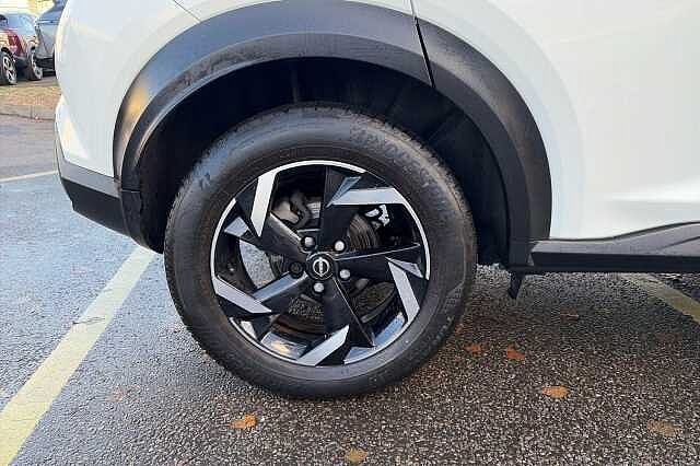 Nissan JUKE 1.0 DiG-T 114 N-Connecta 5dr DCT