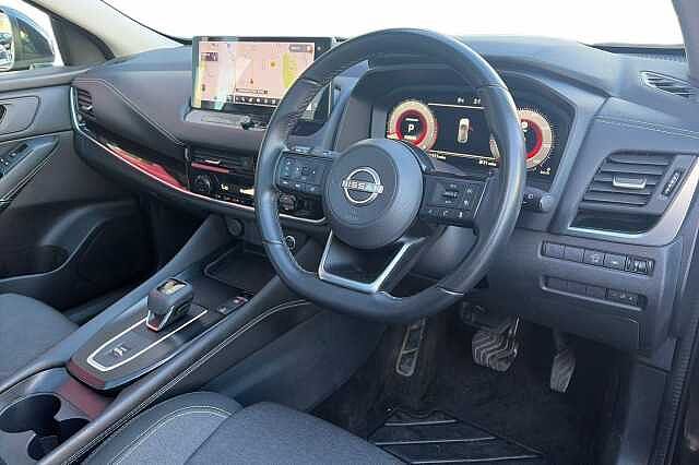 Nissan QASHQAI 1.3 DiG-T MH 158 N-Connecta [Glass Rf] 5dr Xtronic
