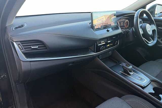 Nissan QASHQAI 1.3 DiG-T MH 158 N-Connecta [Glass Rf] 5dr Xtronic