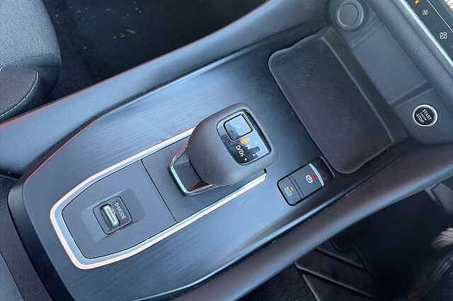 Nissan QASHQAI 1.3 DiG-T MH 158 N-Connecta [Glass Rf] 5dr Xtronic