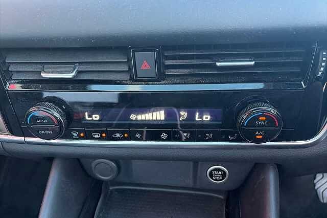 Nissan QASHQAI 1.3 DiG-T MH 158 N-Connecta [Glass Rf] 5dr Xtronic