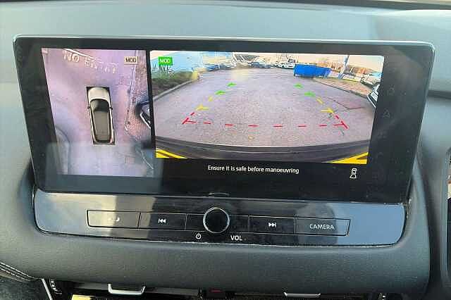 Nissan QASHQAI 1.3 DiG-T MH 158 N-Connecta [Glass Rf] 5dr Xtronic