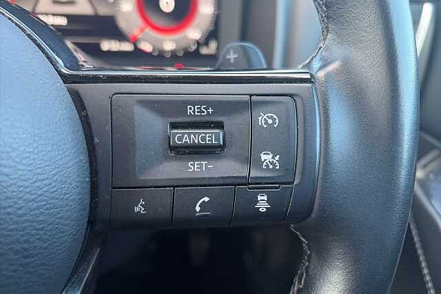 Nissan QASHQAI 1.3 DiG-T MH 158 N-Connecta [Glass Rf] 5dr Xtronic