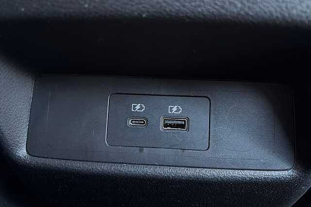 Nissan QASHQAI 1.3 DiG-T MH 158 N-Connecta [Glass Rf] 5dr Xtronic