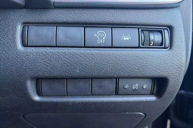 Nissan QASHQAI 1.3 DiG-T MH 158 N-Connecta [Glass Rf] 5dr Xtronic