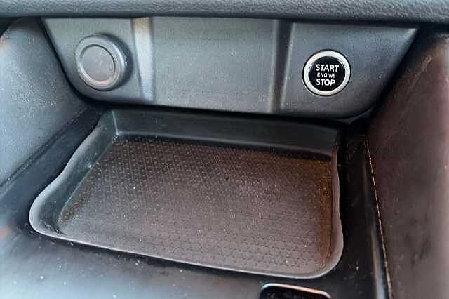 Nissan QASHQAI 1.3 DiG-T MH 158 N-Connecta [Glass Rf] 5dr Xtronic