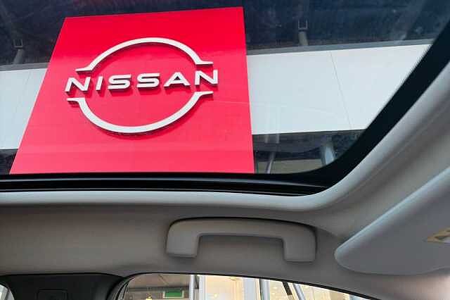 Nissan QASHQAI 1.3 DiG-T MH 158 N-Connecta [Glass Rf] 5dr Xtronic