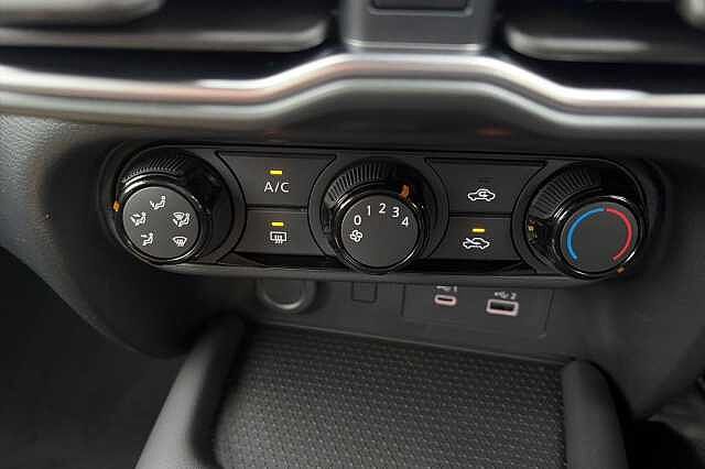 Nissan JUKE 1.0 DiG-T Acenta Premium 5dr