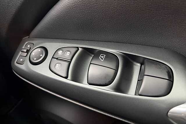 Nissan JUKE 1.0 DiG-T Acenta Premium 5dr