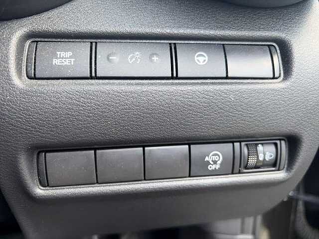 Nissan JUKE 1.0 DiG-T Tekna 5dr DCT