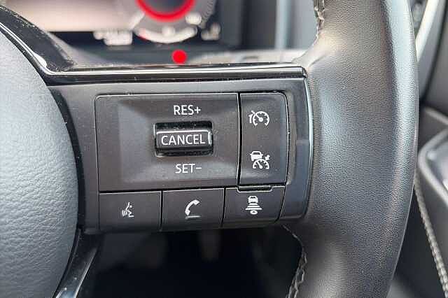 Nissan QASHQAI 1.5 E-Power N-Connecta [Glass Roof] 5dr Auto