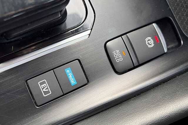 Nissan QASHQAI 1.5 E-Power N-Connecta [Glass Roof] 5dr Auto
