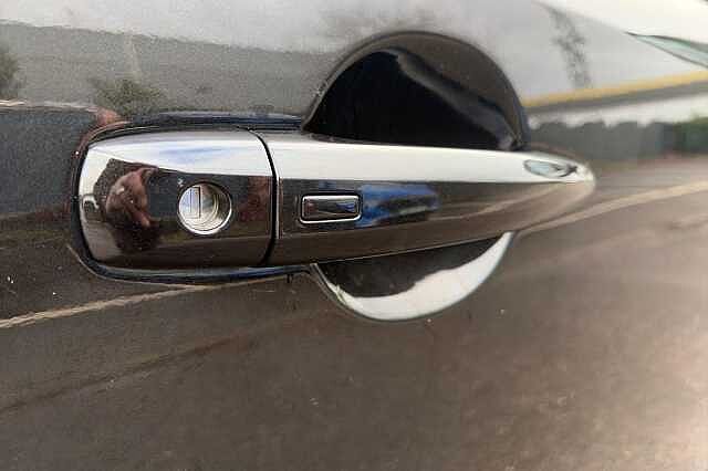 Nissan QASHQAI 1.5 E-Power N-Connecta [Glass Roof] 5dr Auto