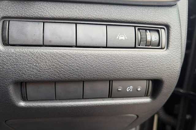 Nissan QASHQAI 1.5 E-Power N-Connecta [Glass Roof] 5dr Auto