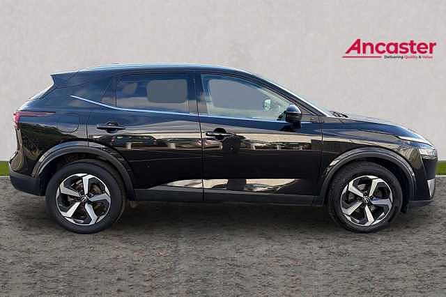 Nissan QASHQAI 1.3 DiG-T MH N-Connecta [Glass Roof] 5dr
