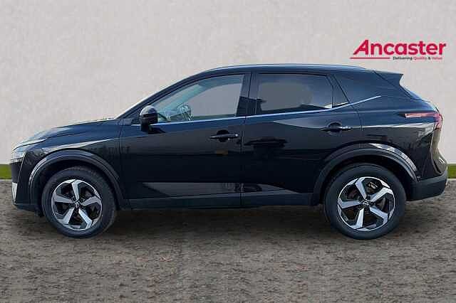 Nissan QASHQAI 1.3 DiG-T MH N-Connecta [Glass Roof] 5dr
