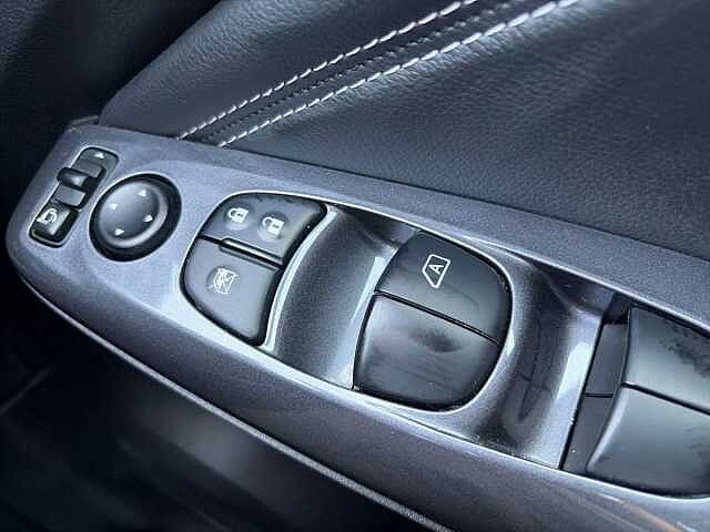 Nissan JUKE 1.0 DiG-T 114 N-Connecta 5dr