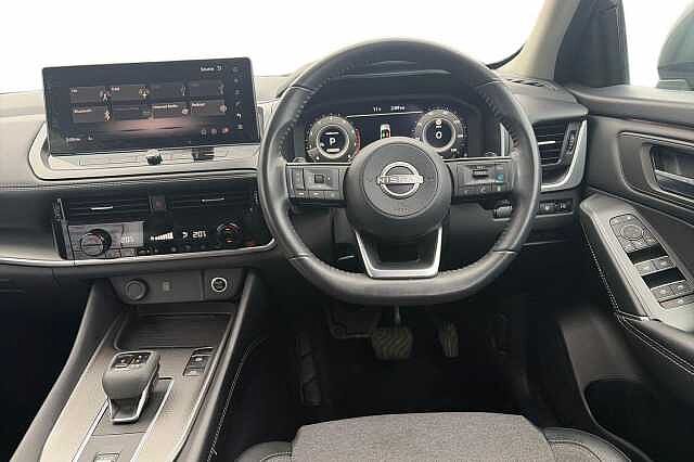 Nissan QASHQAI 1.3 DiG-T MH 158 N-Connecta [Glass Rf] 5dr Xtronic