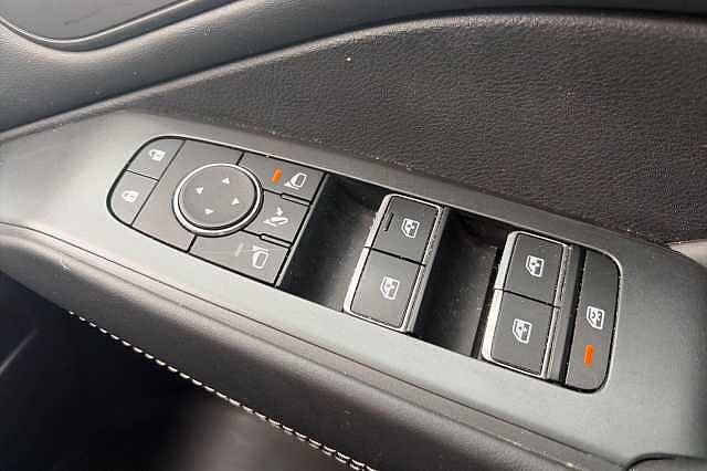 Nissan QASHQAI 1.3 DiG-T MH 158 N-Connecta [Glass Rf] 5dr Xtronic