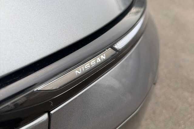 Nissan QASHQAI 1.3 DiG-T MH 158 N-Connecta [Glass Rf] 5dr Xtronic