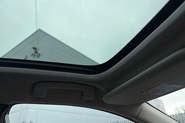 Nissan QASHQAI 1.3 DiG-T MH 158 N-Connecta [Glass Rf] 5dr Xtronic