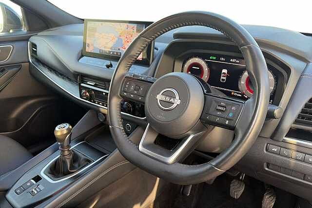 Nissan QASHQAI 1.3 DiG-T MH Tekna 5dr