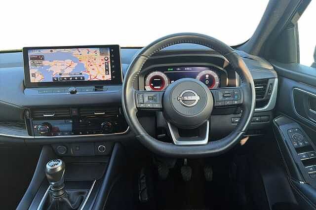 Nissan QASHQAI 1.3 DiG-T MH Tekna 5dr