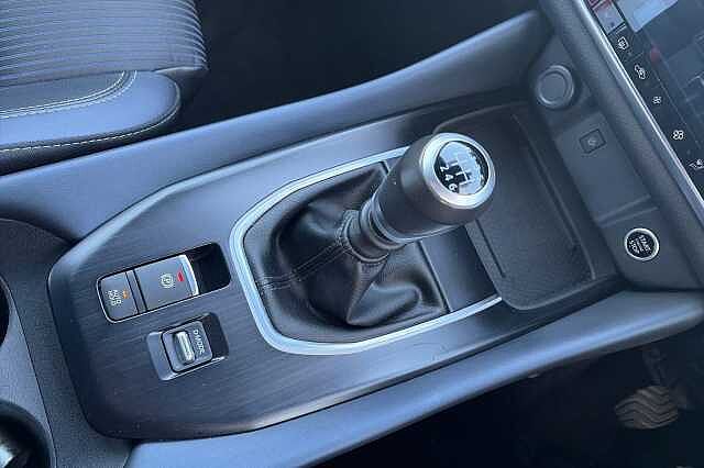 Nissan QASHQAI 1.3 DiG-T MH Tekna 5dr