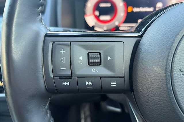 Nissan QASHQAI 1.3 DiG-T MH Tekna 5dr