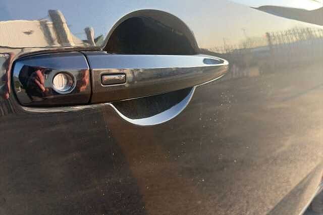 Nissan QASHQAI 1.3 DiG-T MH Tekna 5dr