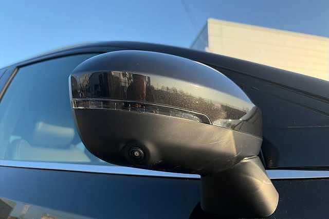 Nissan QASHQAI 1.3 DiG-T MH Tekna 5dr