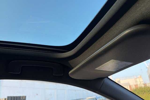 Nissan QASHQAI 1.3 DiG-T MH Tekna 5dr